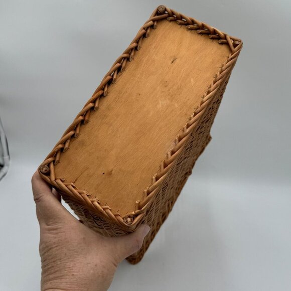 VTG Splint Wood Hand Crafted Wall Basket Organizer Magazine Mail French Country - Picture 16 of 16